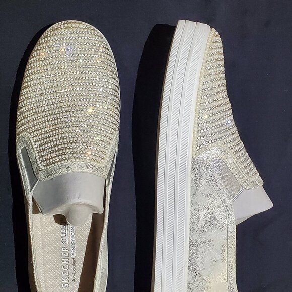 Skechers Street Women’s Sz 11 Silver Rhinestones Pearls Slip On Sneakers (801W) - Picture 4 of 8